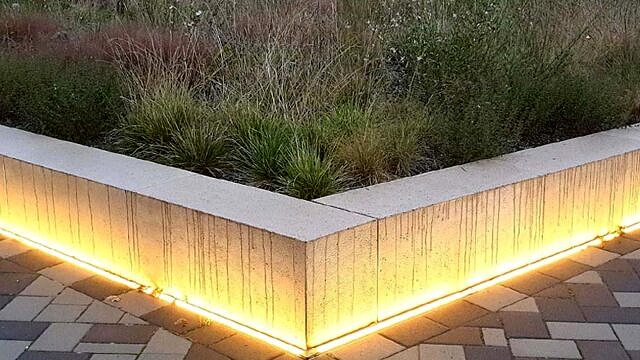 Moderne Architektur lebt mit Licht und Farbe