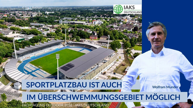 Wolfram Munder auf der IAKS Fachtagung Outdoor 2026 in Bochum - Vortrag über Sportplatzbau im Überschwemmungsgebiet