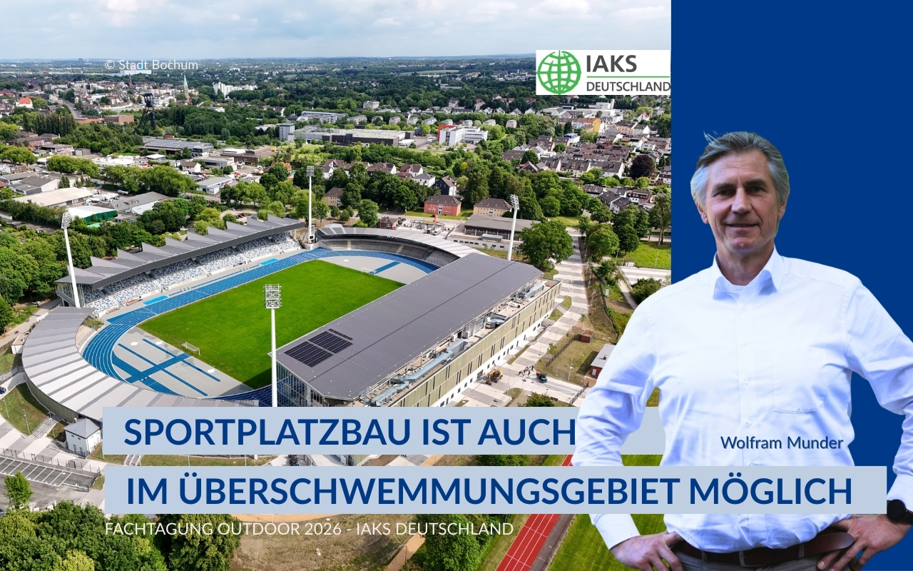 Wolfram Munder auf der IAKS Fachtagung Outdoor 2026 in Bochum - Vortrag über Sportplatzbau im Überschwemmungsgebiet