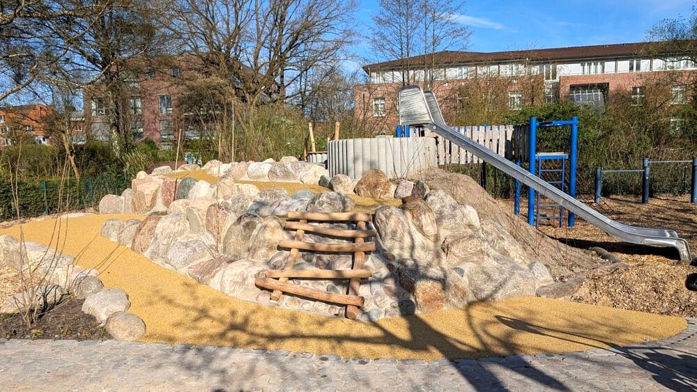 Grundschule Heidberg Norderstedt – Baufortschritt Tobehügel, April 2026